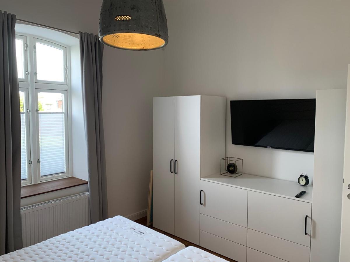 Altes Bahnhofsvorsteherhaus Wohnung Unten Husum  Esterno foto